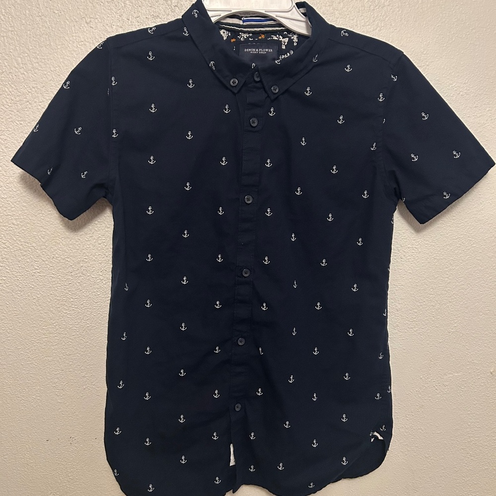 Anchor print navy blue button up shirt size 11/12